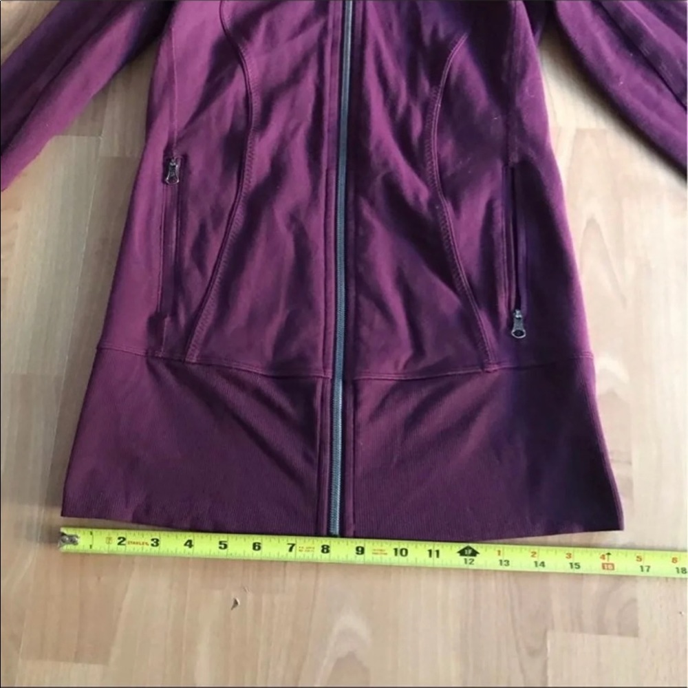 Lululemon - Picture 5 of 7